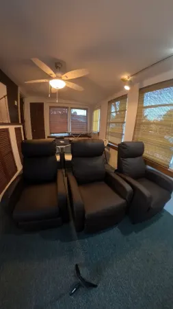 7 Person Sleeper- 4Bd 2Ba King Bed Lake Getaway