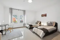 Central location... Ideal for business people, fitters...3 rooms, WiFi, SmartTVs Hotel a Mettmann