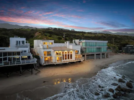 Malibu Shores Retreat  Ocean Views • Gym • Fireplace
