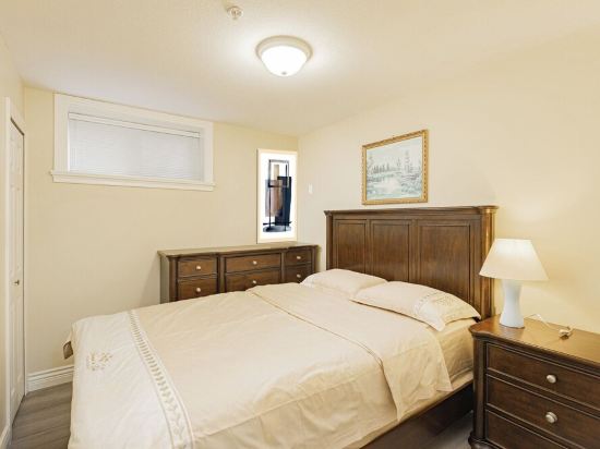 Private Sunny Cozy 1BR Suite