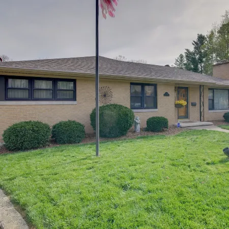 Charming Jefferson City Home 2 Mi to Downtown!