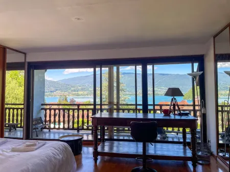 La Maison à Deux pas du lac - 10 Personnes