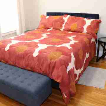 Boston Getaway, Easy City Access: Spacious 5-bedroom Rooms