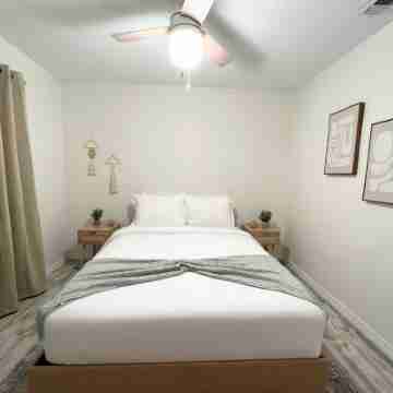 Boho-Inspired Retreat • Close to Downtown & Ybor Rooms