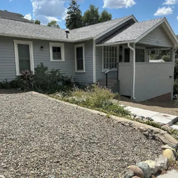 Historic Cottage Downtown