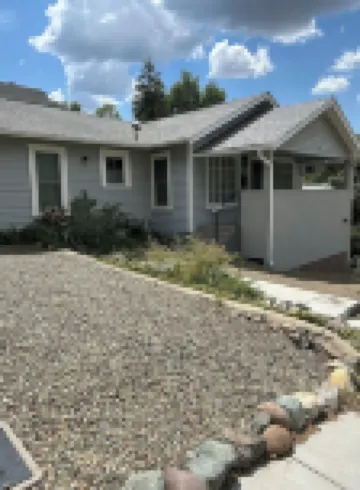 Historic Cottage Downtown