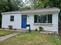 Charming 2-bedroom house, quiet neighborhood, Lansing with WiFi