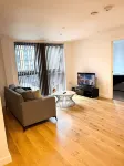 3 mins walk to broad street Lovely 2  bedroom apartment Hotels in The Westside