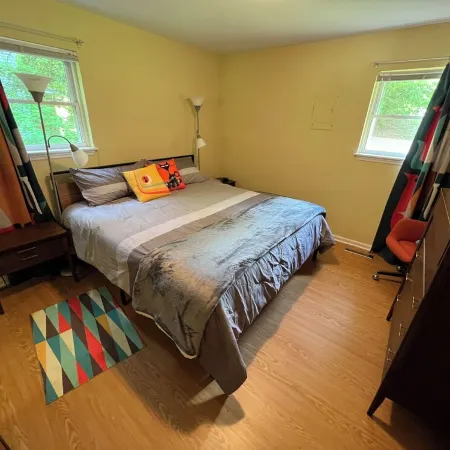Retro 1-bedroom duplex in quiet Chapel Hill neighborhood