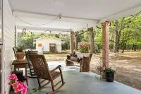 The Wrenn’s Nest - Quaint National Forest Getaway