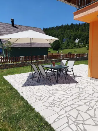Cozy 3BR Villa near Durmitor National Park - Free WiFi & Parking - Nature Escape Отели в г. Мотички Гај