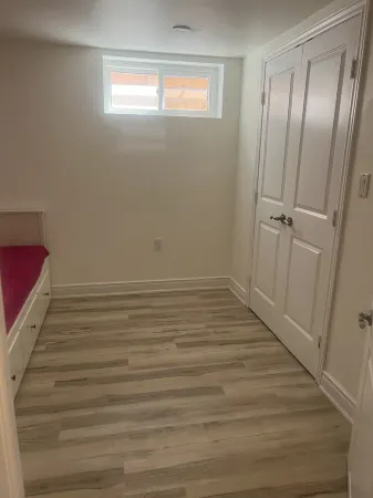 15 mins to Finch & Yong! Family-size unit. Отели рядом с достопримечательностью «Блэк Крик Пайонир Виллидж»