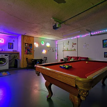 Hot Tub, Gameroom,17 min to Dickies Arena, FirePit!!!!!