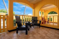 Coconut Inn Hotels in Noord