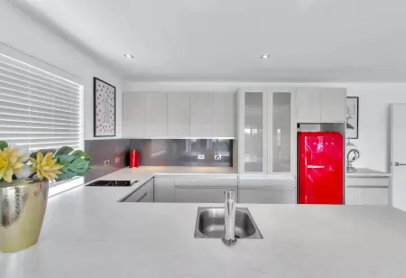 East Nest Home stay Отели рядом с достопримечательностью «Колледж Маклинс»