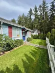 Cultus Lake Blue Beach Bungalow
