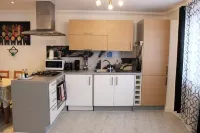 Bowery Apartment - 2 Bedrooms 1st Floor