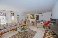 Welcome to Nayah Stays, Amazing villa with private pool & 5 master suites