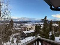 Sunset Mountain View Townhome and Winter Park Ski/Hike/Bike Hub