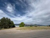 Spacious and secluded 5-bedroom farmhouse with AC, WiFi in charming Tremonton Hotels in Box Elder County