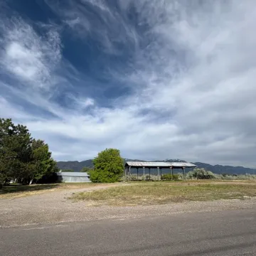 Spacious and secluded 5-bedroom farmhouse with AC, WiFi in charming Tremonton