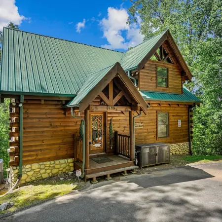 Luxurious Nine Bears Home Minutes Away to Gatlinburg by Redawning