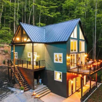 The Greenhouse with Indoor Slide close to Hocking Hills