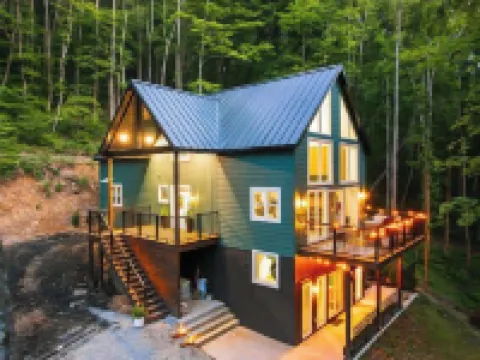 ザ グリーンハウス ウィズ インドア スライド クローズ トゥ ホッキング ヒルズ