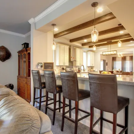 The Hub la Pine Vacation Rental - Dog Friendly!