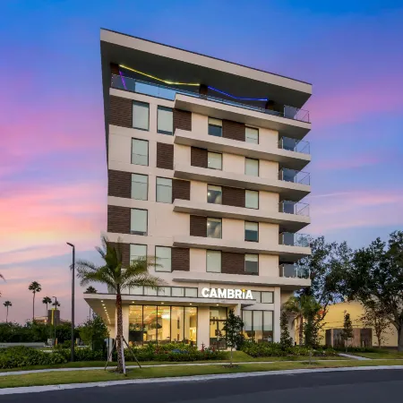 Cambria Hotel Orlando Near Universal Theme Parks