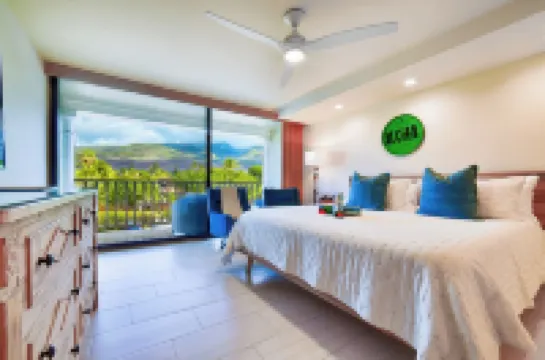 Lahaina Shores Beach Resort Studio