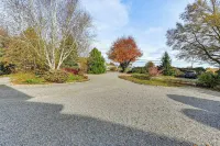 Groton Home < 1 Mi to Beach on Long Island Sound! - Bintang 4
