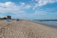 Tranquil 3Br - Ocean View Condo 4 Min to Oob Pier