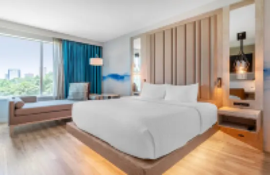 Cambria Hotel Waco University Riverfront