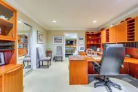 Santa Rosa Home w/ Private Pool & Tennis Court - Boutique