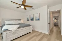 The Bay Beach House: Boat/Jetskis