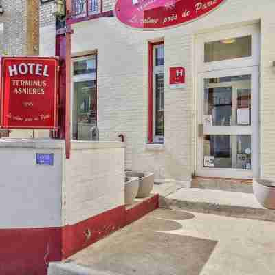 Hôtel Sub Hotel Exterior