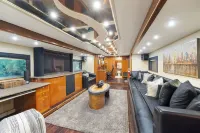 Lux Lounge 7744 Ranch Resort Austin - COTA