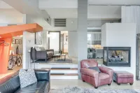 Dtwn Cleveland Loft-Style Condo Walk to Stadiums! - Spa