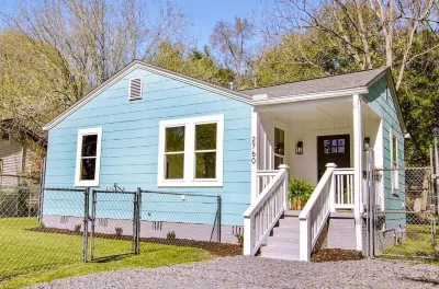 Arthouse, freshly renovated 2 bedroom residential Hotel in zona Tanger Outlets Charleston