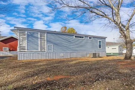 Byrd 5 Little Byrd House Отели в г. Лейсис Спринг