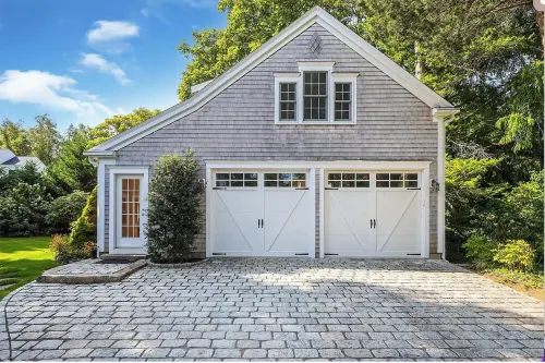 Gorgeous home in historic downtown Sandwich with hot tub/sauna