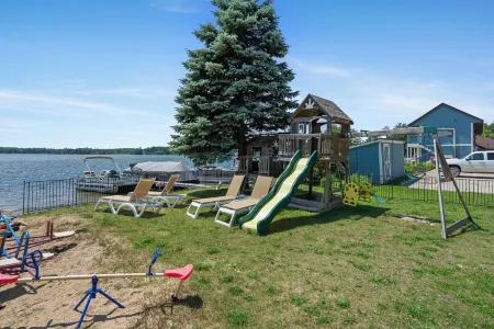 Fife Lake Lodge Отели в г. Файф Лейк