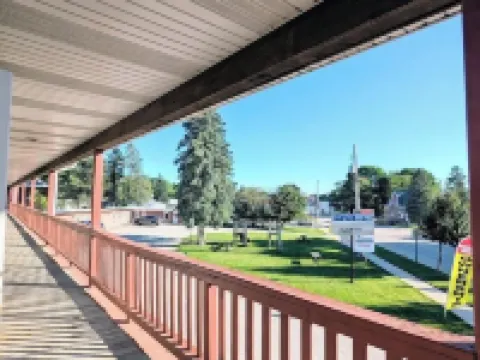 Cool City Motel Hotels in Two Rivers