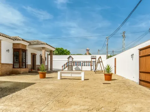 Family Villa with Pool