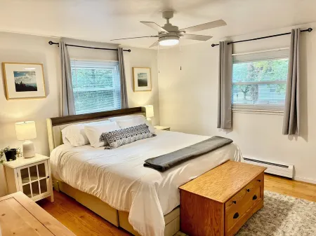 3 bedroom house in quiet State College neighborhood, 1 mile to downtown