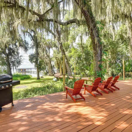 Little Lake George Hideaway w/ Furnished Boathouse