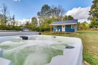 Hillsboro Hideaway w/ Private Hot Tub & Bunkhouse! - 3-stjärniga