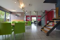 Delightful Villa in Sourbrodt with Swimming Pool Terrace