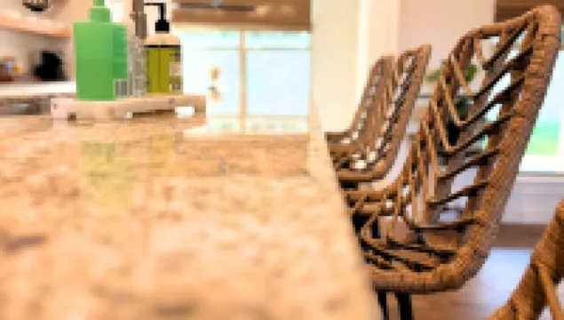 New Modern Home in West Faye with Frustration-Free Checkout, 10 Mins to Uofa